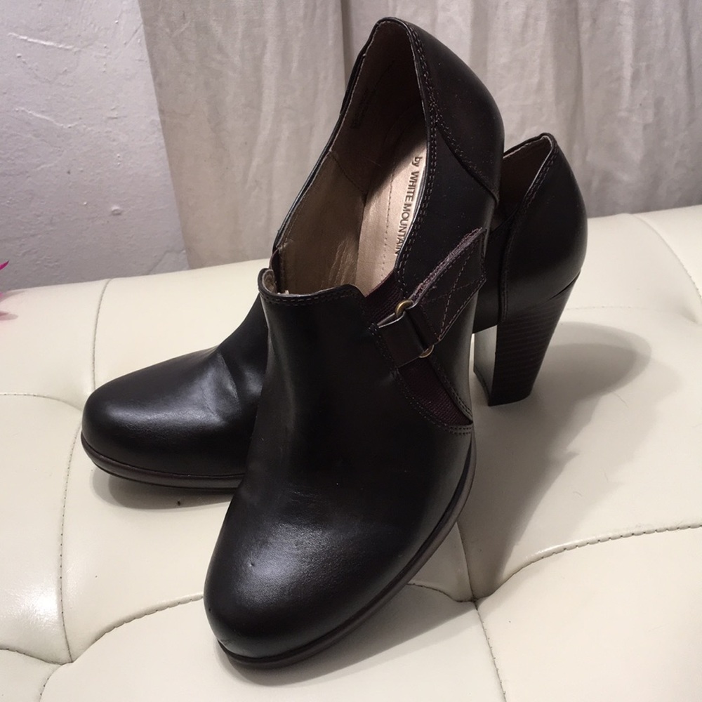 Cliffs Dark Brown Booties